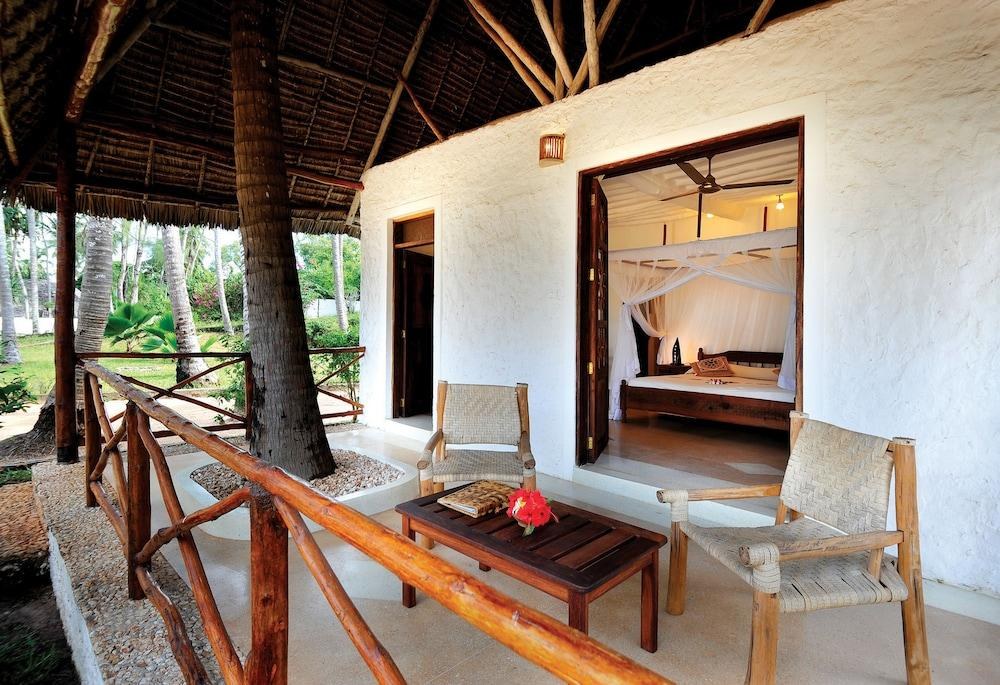 DIAMONDS MAPENZI BEACH CLUB photo 3
