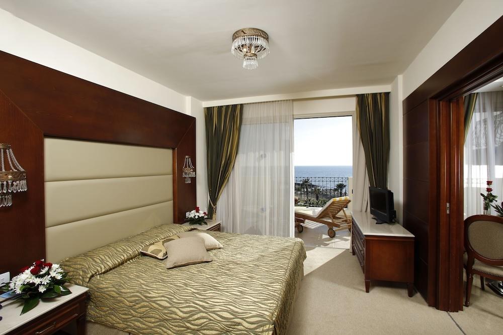 AQUAMARE BEACH HOTEL & SPA photo 3