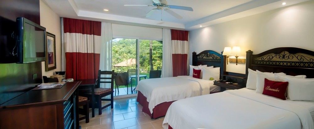 PARADOR RESORT & SPA