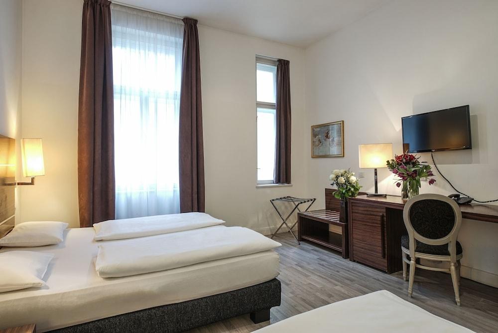 HOTEL ASSENZIO PRAGUE photo 2