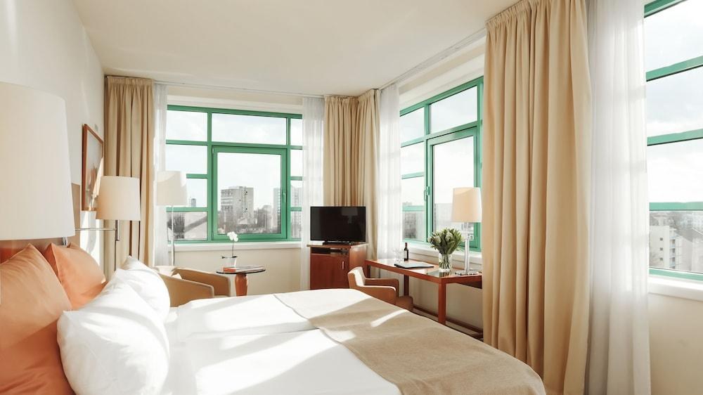 ABION SPREEBOGEN WATERSIDE HOTEL BERLIN photo 2