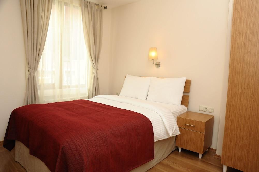 THREE APPLES RESIDENCE photo 2