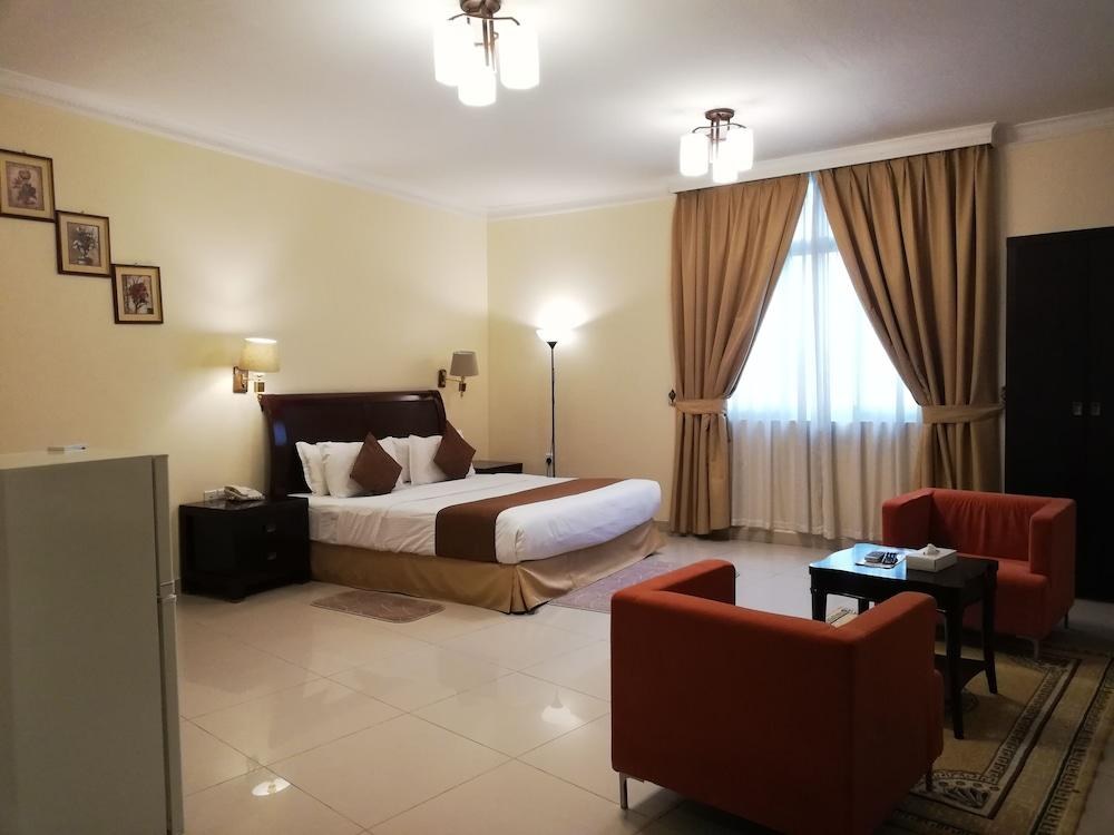 CROWN PALACE HOTEL photo 3