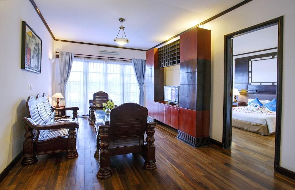 River Beach Resort & Residences photo 2