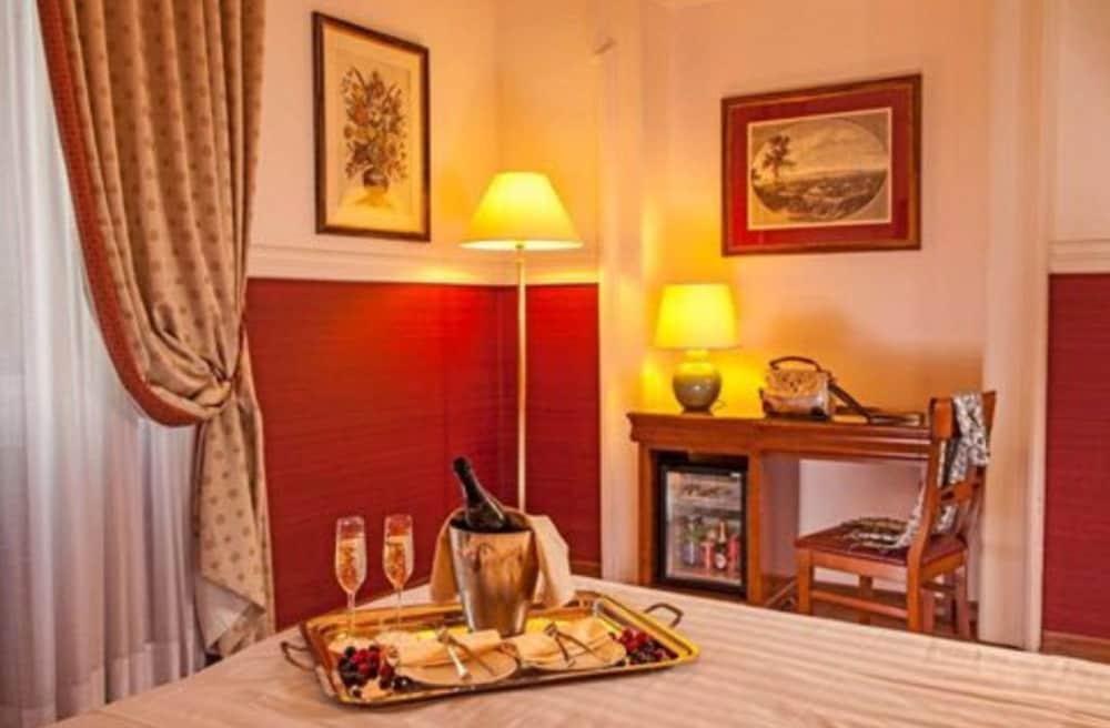 Cosmopolita Hotel Rome, Tapestry Collection by Hilton photo 1