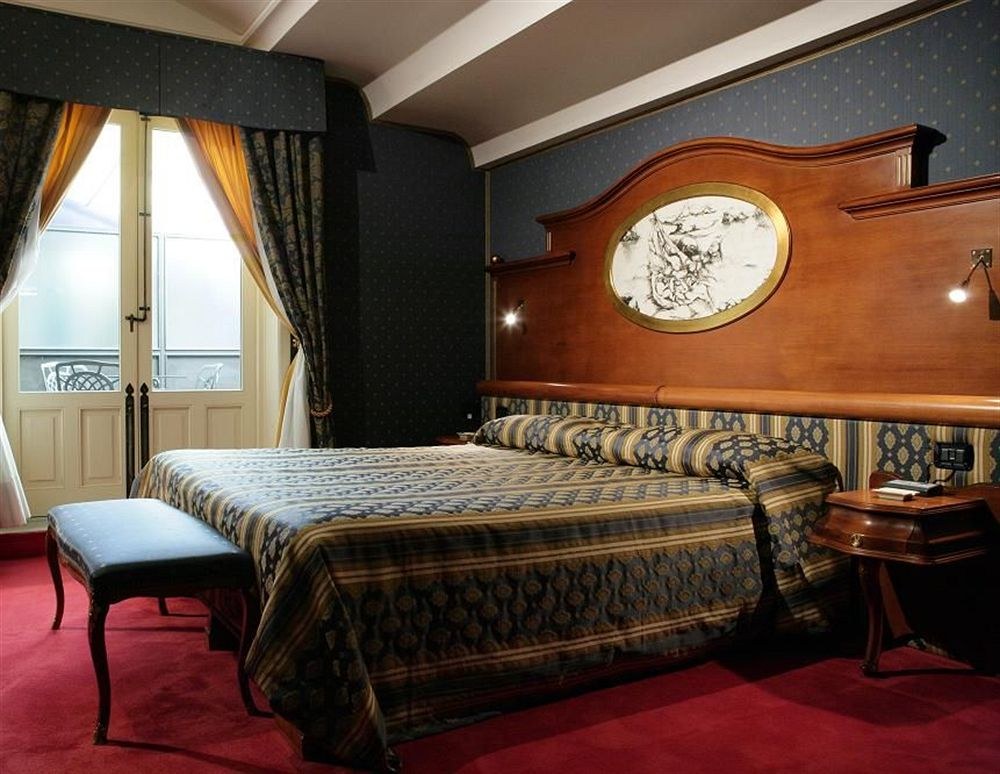 Hotel Royal photo 1