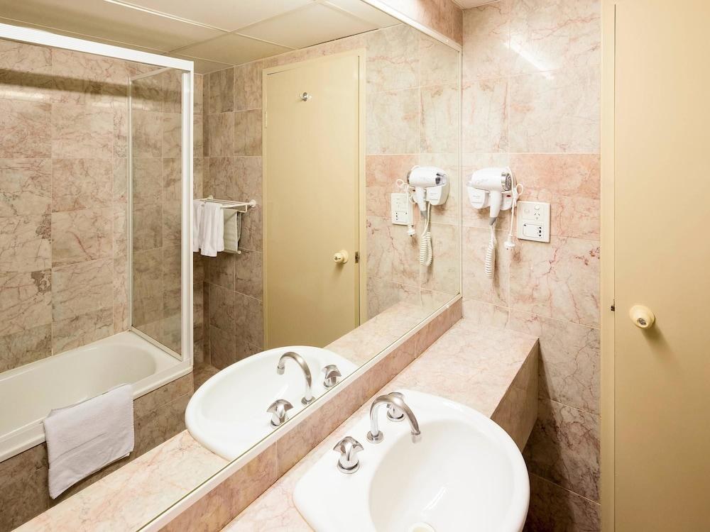 IBIS STYLES CANBERRA NARRABUND photo 3
