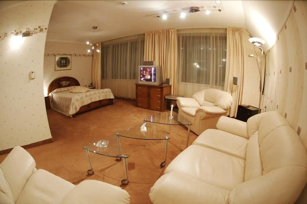 MIRAGE photo 3
