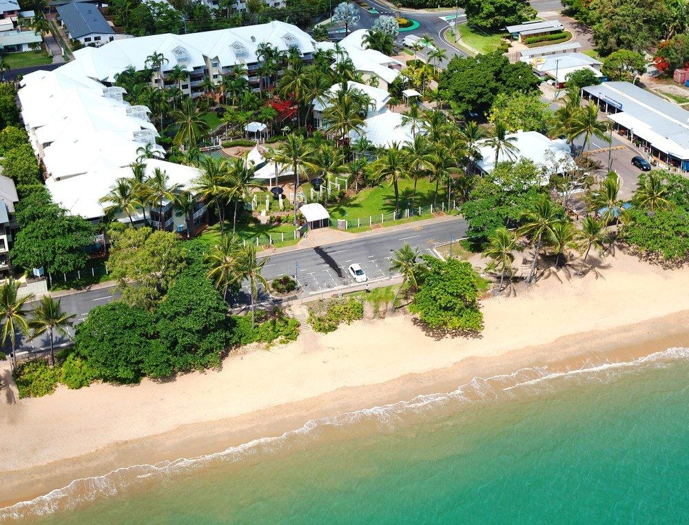 CORAL SANDS BEACHFRONT RESORT