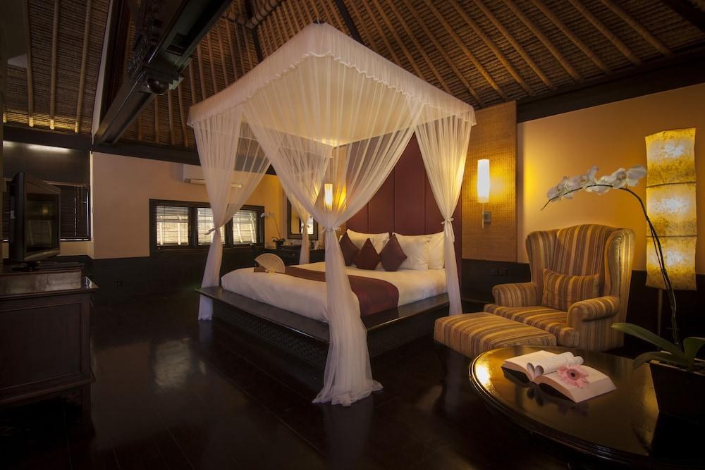 ROYAL BEACH SEMINYAK photo 3