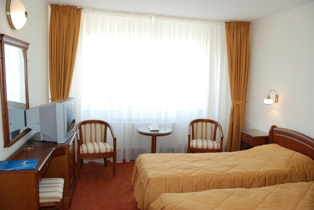 BELVEDERE photo 2