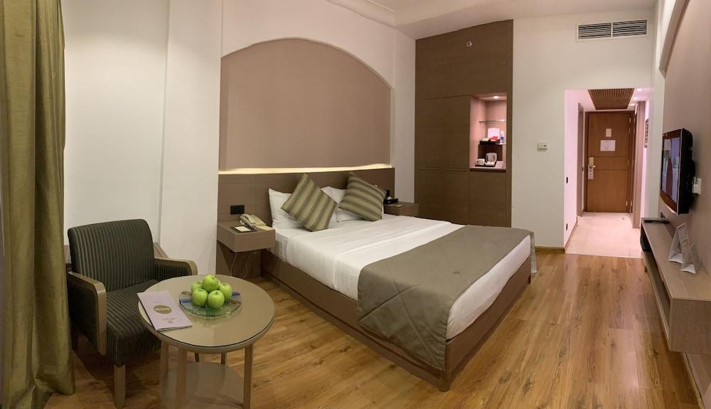 CARLTON AL MOAIBED photo 4