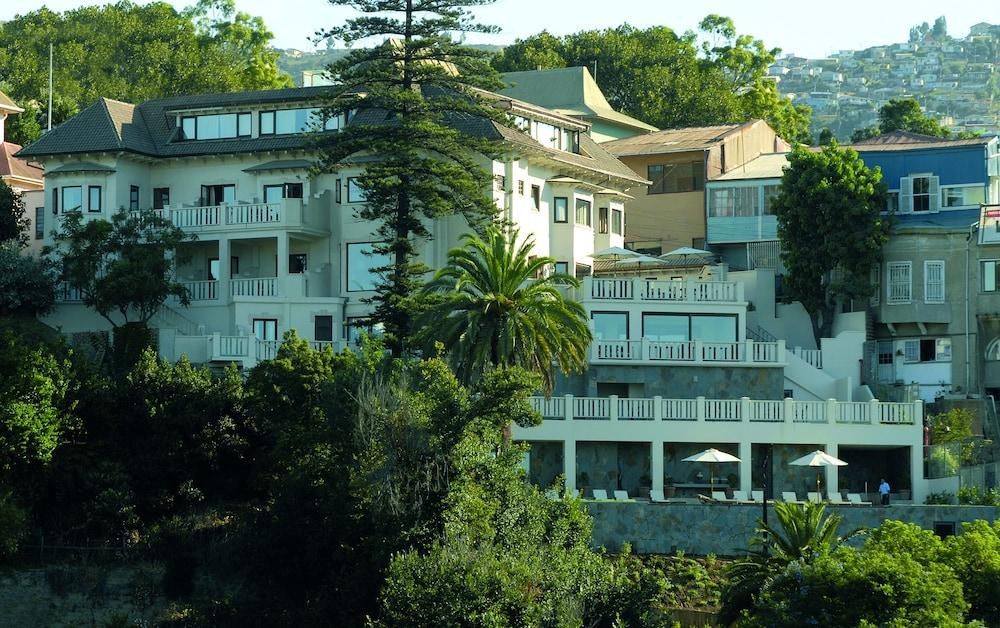 CASA HIGUERAS
