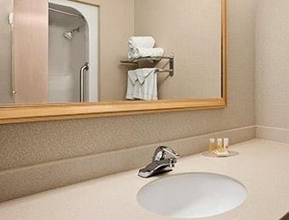 DAYS INN & SUITES ALBANY photo 4