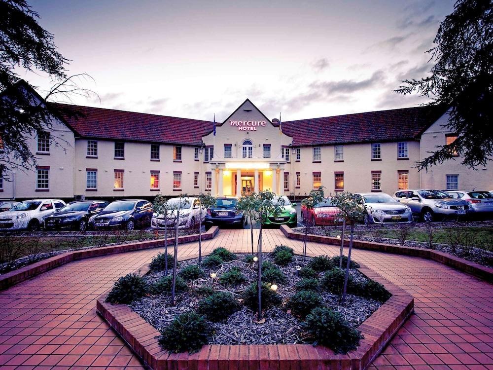 MERCURE CANBERRA photo 2