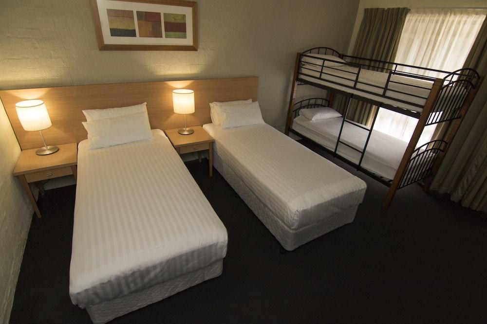 Ibis Styles Canberra Eaglehawk photo 2