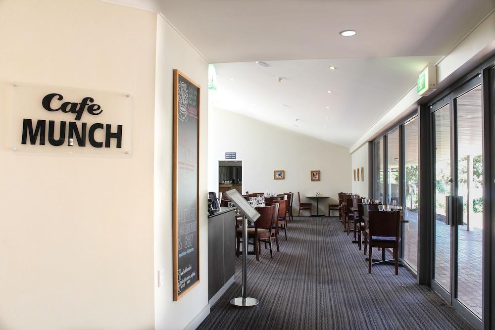 Ibis Styles Canberra Eaglehawk photo 4