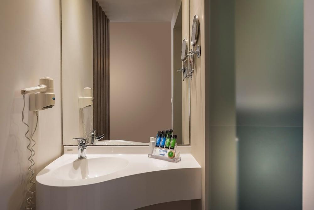ELOTIS SUITES photo 3