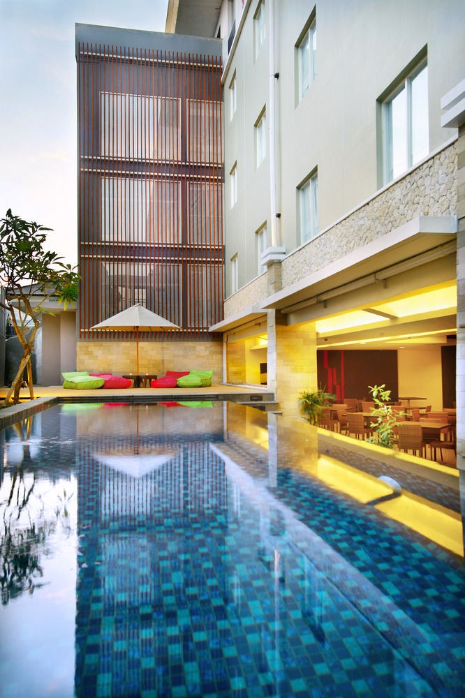 Primera Hotel Seminyak photo 1