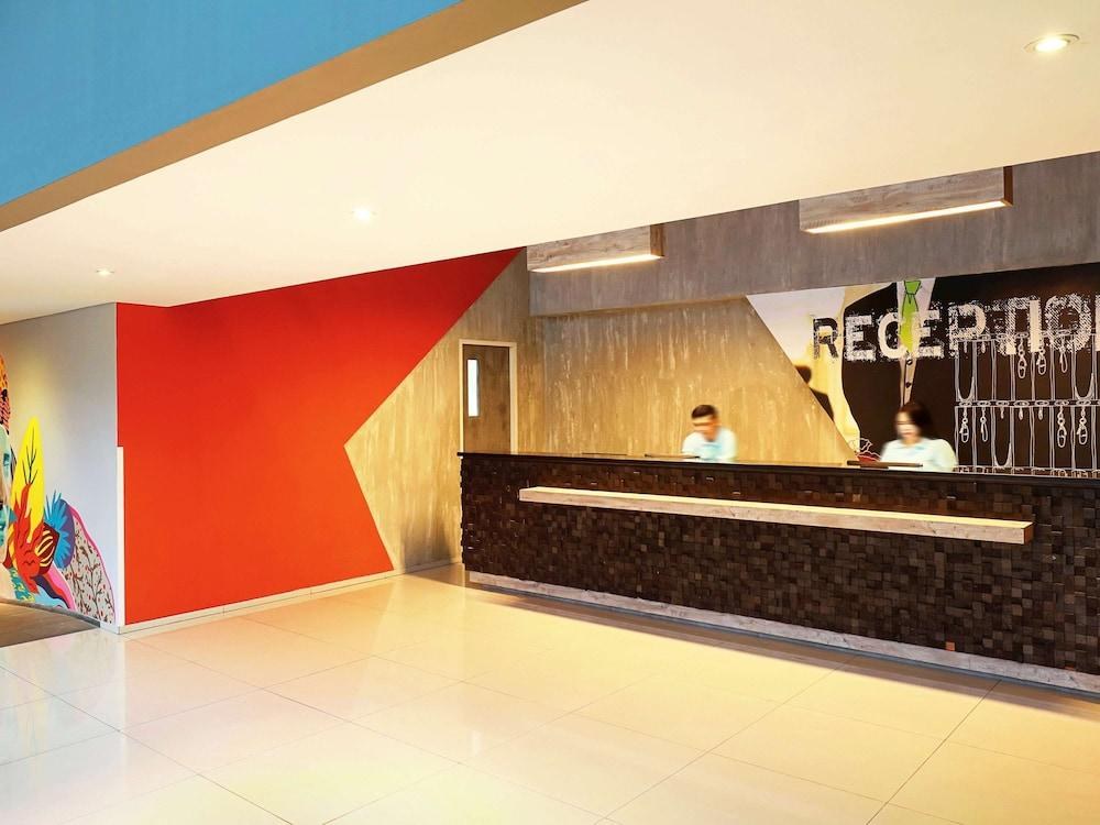 Primera Hotel Seminyak photo 2