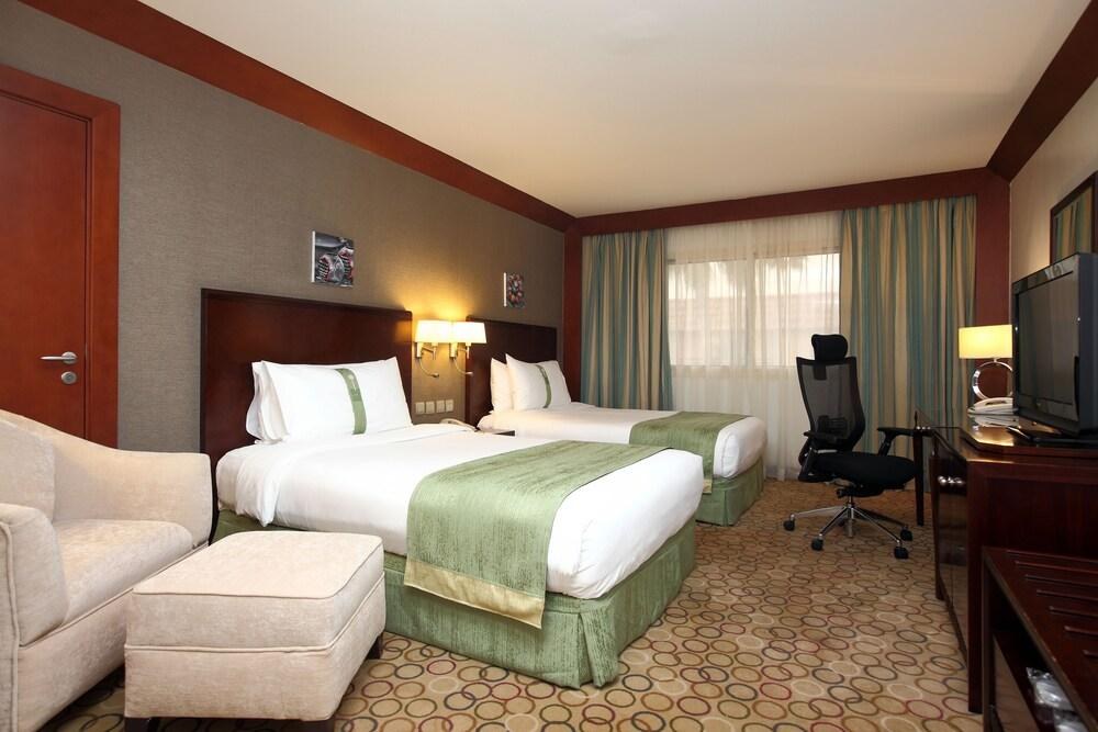 HOLIDAY INN CORNICHE photo 2