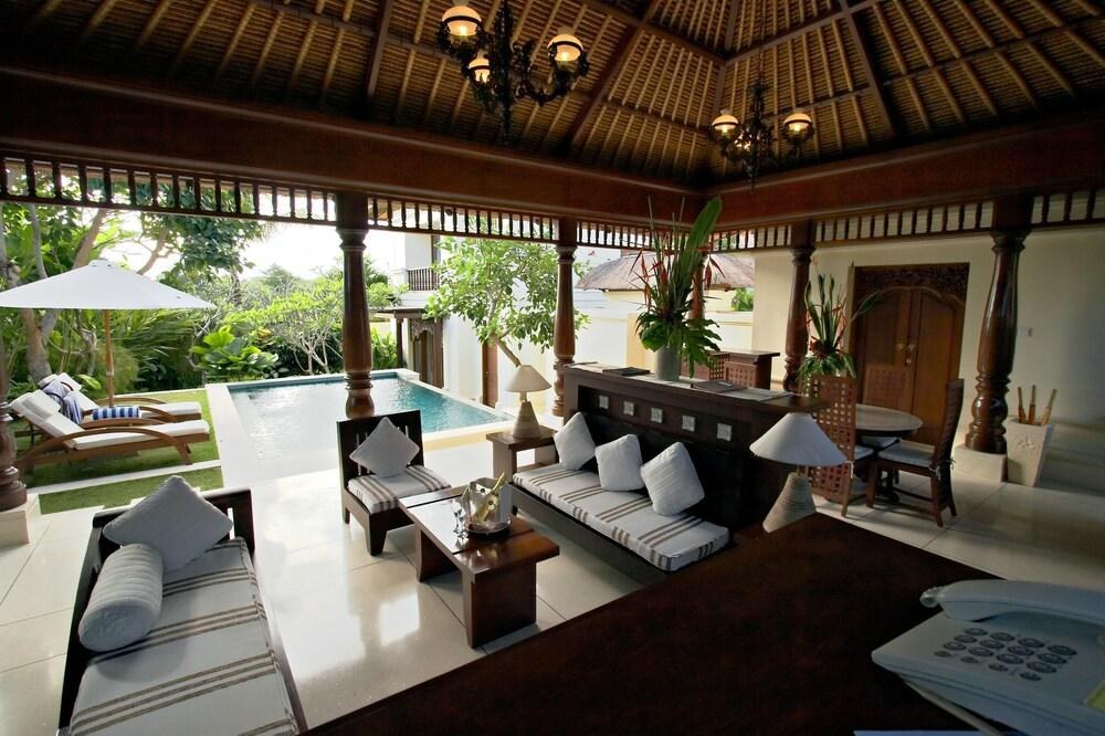 Pat-Mase Villas photo 2