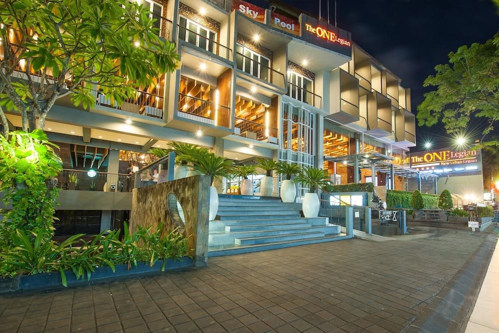 THE ONE LEGIAN photo 3