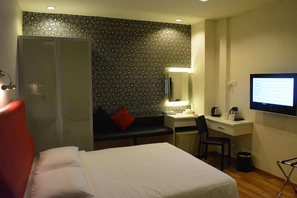 THE PALACE HOTEL photo 1