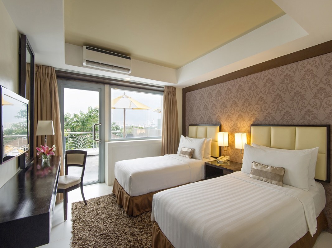 QUEST HOTEL AND CONFERENCE CENTER photo 2