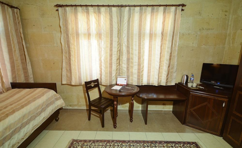 ROYAL STONE HOUSES photo 3