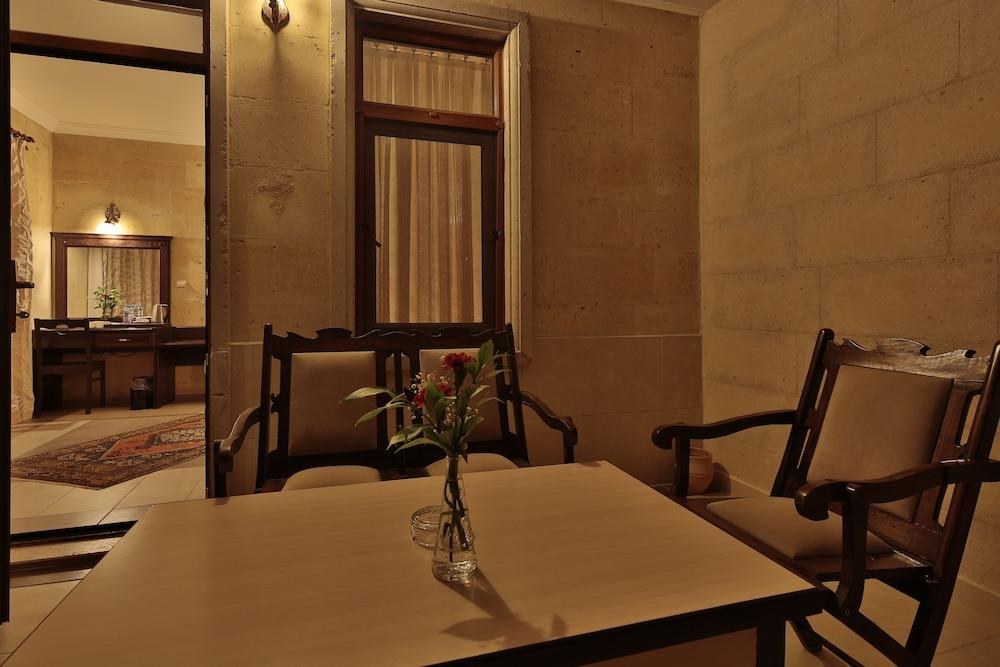 ROYAL STONE HOUSES photo 4