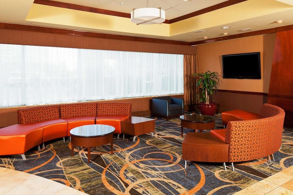 RADISSON JFK AIRPORT photo 3
