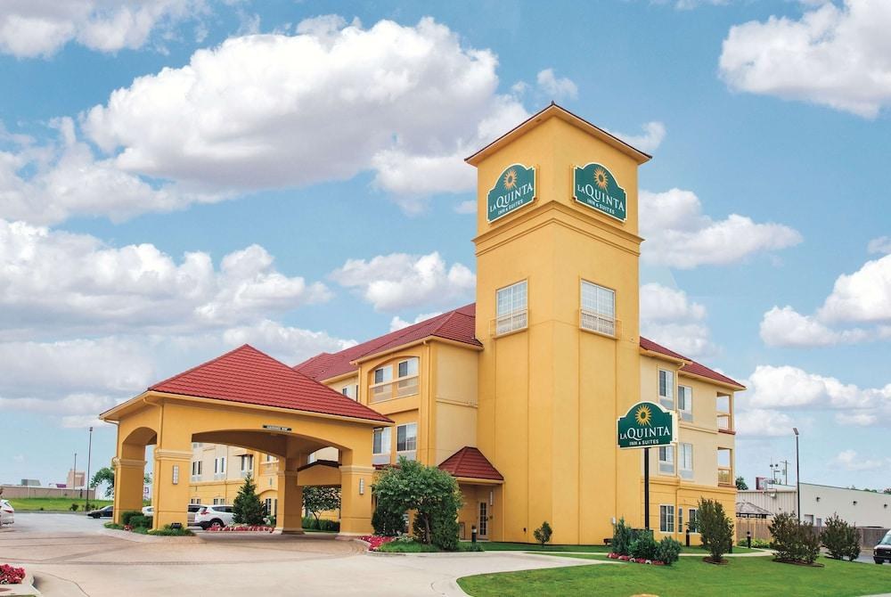 LA QUINTA INN & SUITES TULSA AIRPORT / EXPO SQUARE photo 3