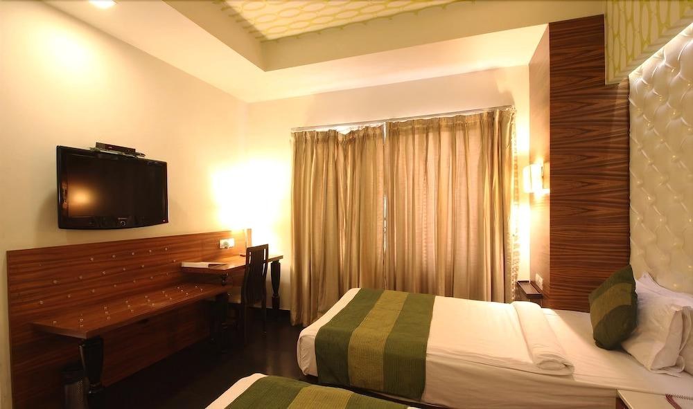 HOTEL IVORY 32 photo 2