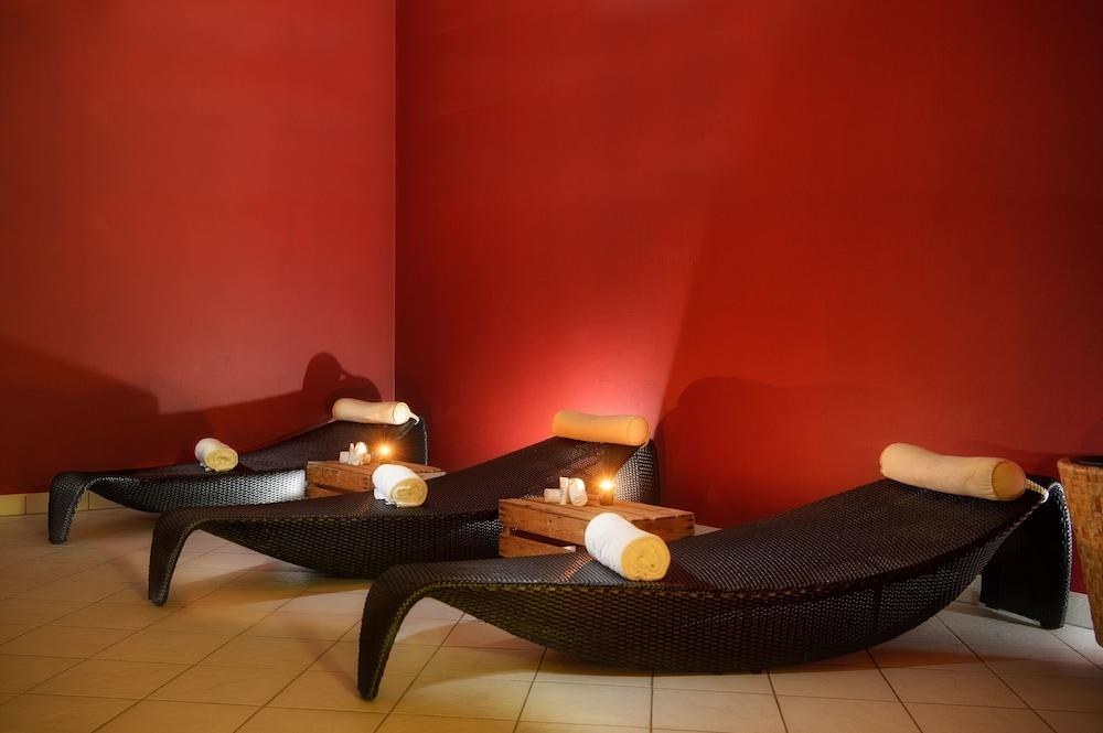APART-HOTEL ZURICH AIRPORT photo 2