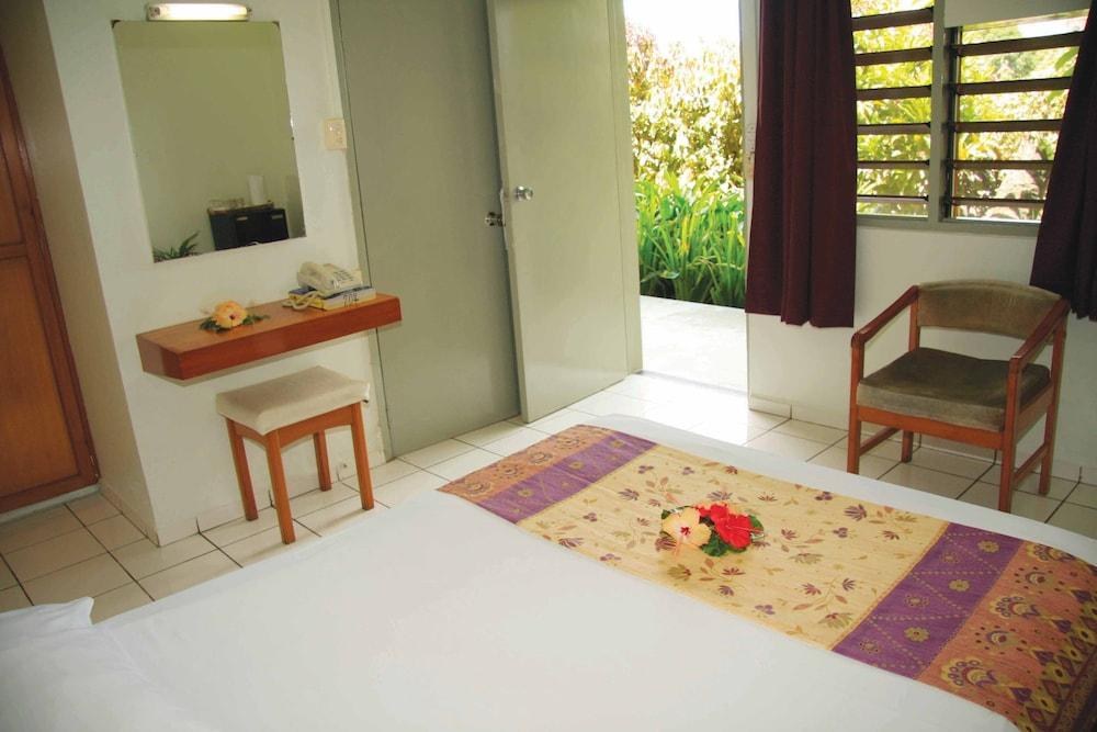 HEXAGON INTERNATIONAL HOTEL photo 2