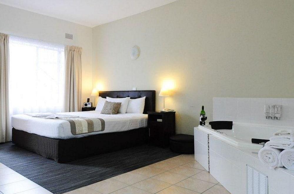 SANCTUARY RESORT MOTOR INN photo 3