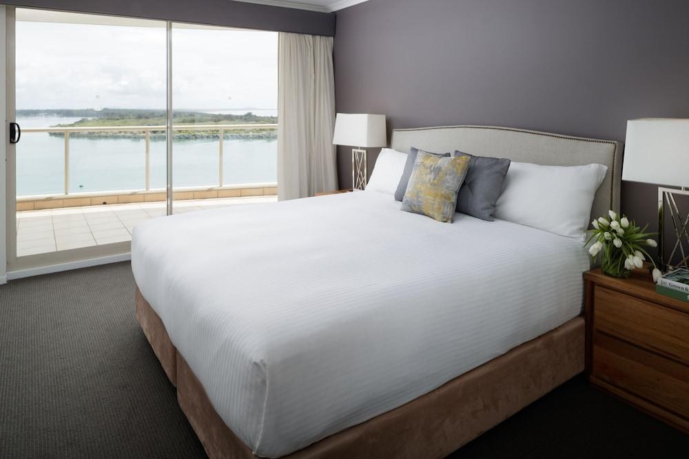 RYDGES photo 2