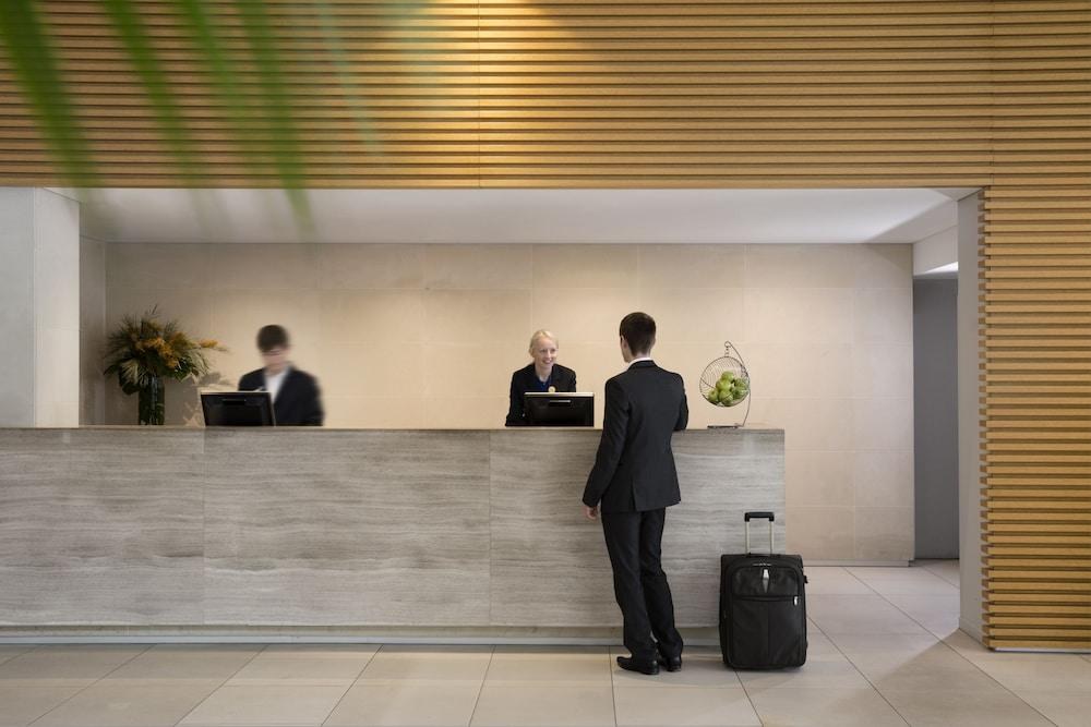 NOVOTEL NEWCASTLE BEACH