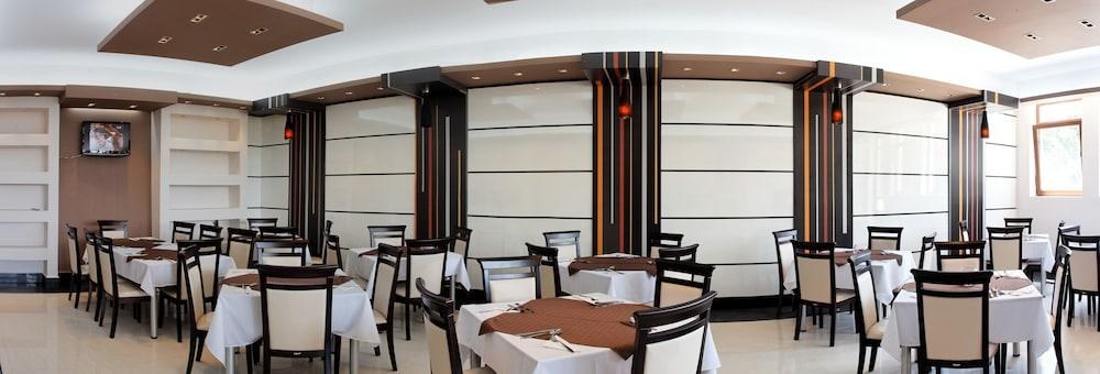 Vemara Club photo 2