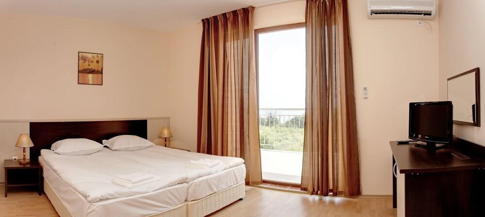 Vemara Club photo 3