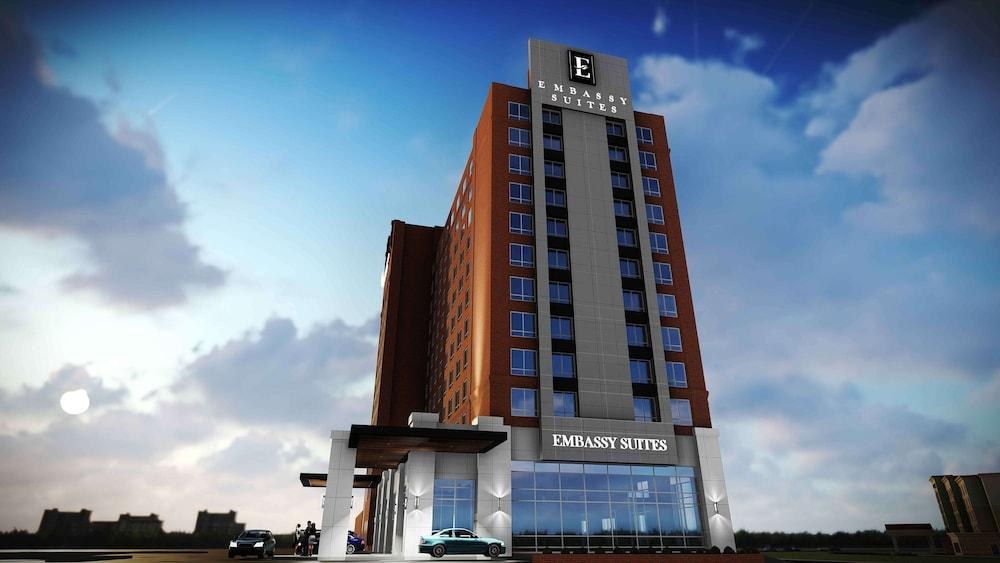 Embassy Suites by Hilton Toronto Airport photo 2