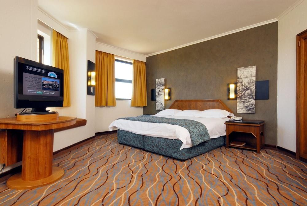 The Centurion Hotel photo 2