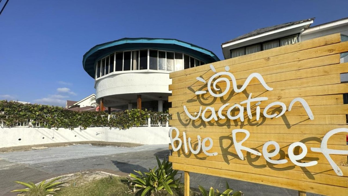 ON VACATION BLUE REEF
