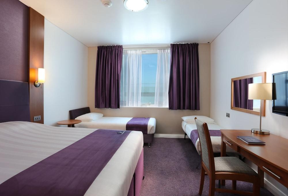 PREMIER INN ABU DHABI INTERNATIONAL AIRPORT photo 1