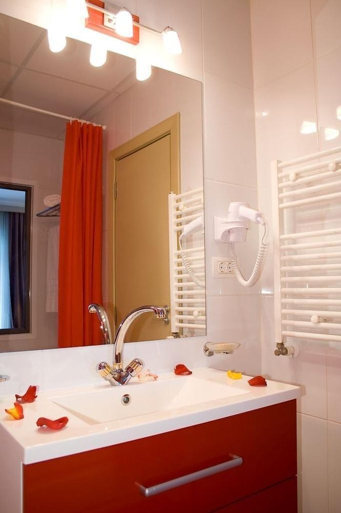 PHOENICIA EXPRESS photo 4