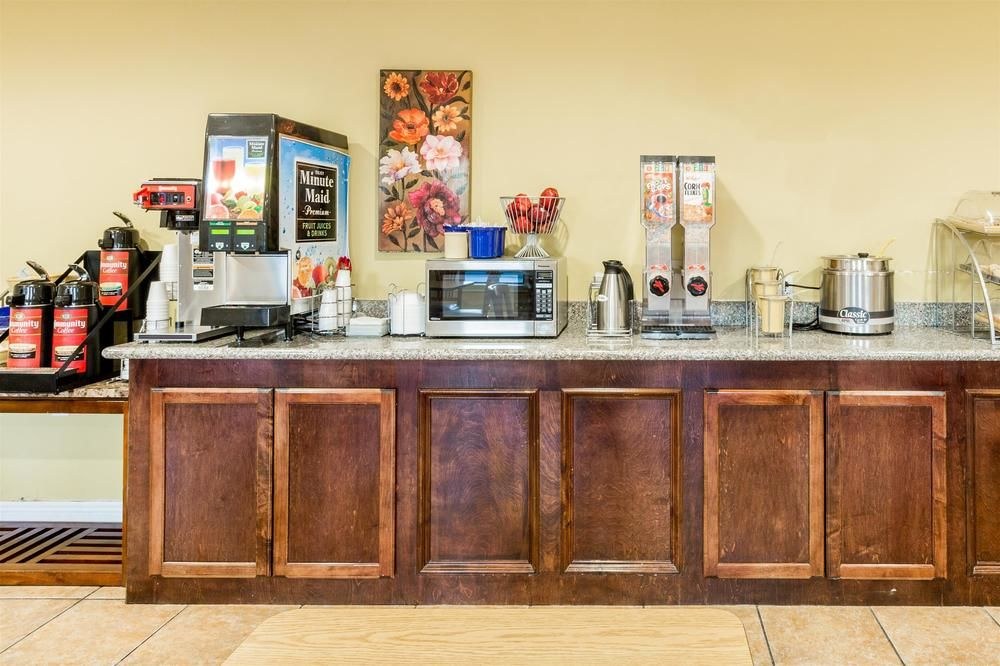 DAYS INN NEW ORLEANS photo 1