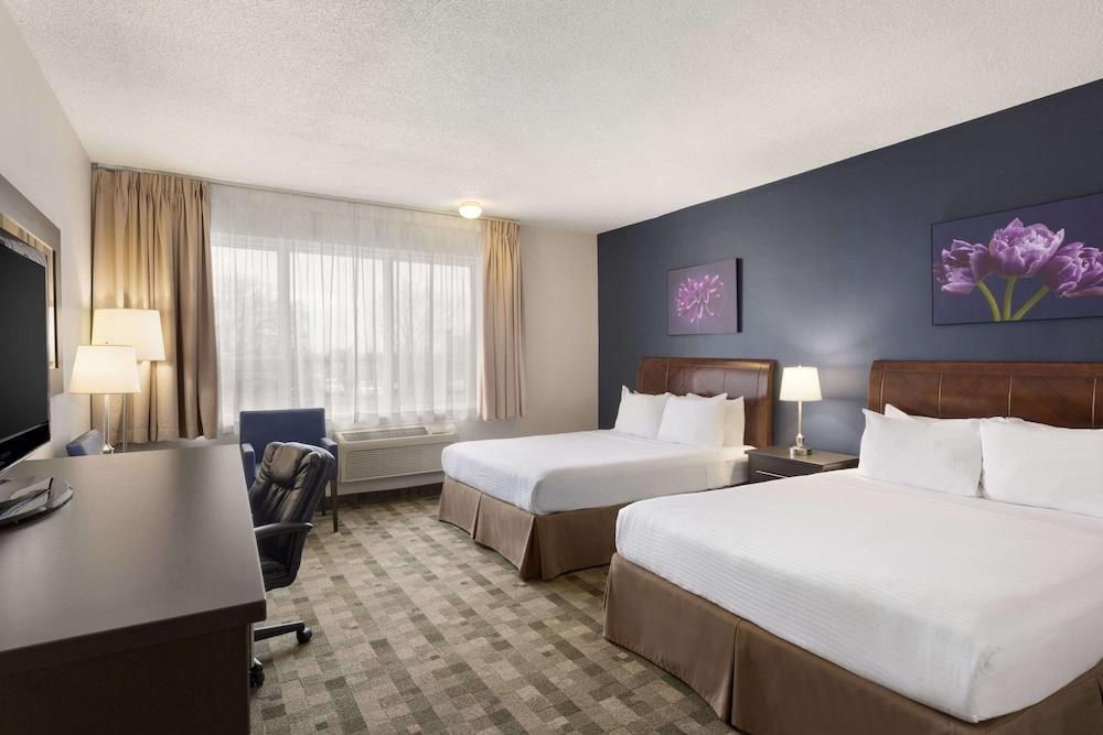 Days Inn by Wyndham Montreal Airport Conference Centre photo 4