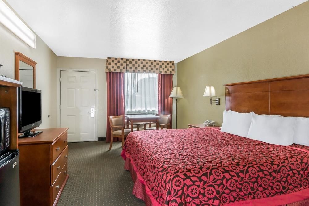 DAYS INN SAN ANTONIO SOUTHEAST BY AT&T CENTER