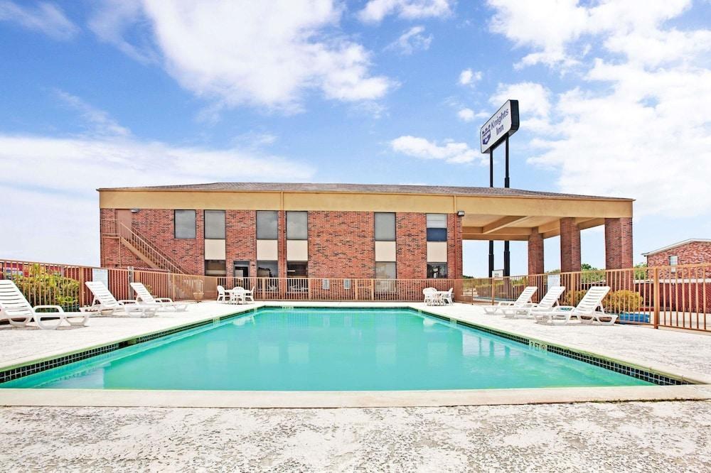 KNIGHTS INN SOUTH HOUSTON photo 3